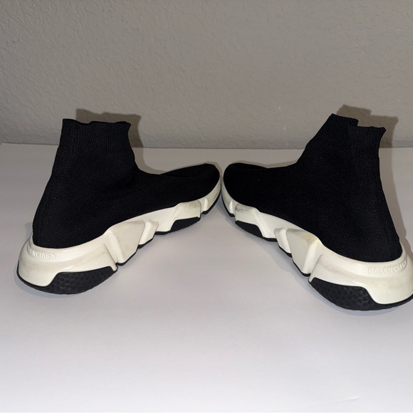 Women’s Balenciaga Black and White Knit Sneakers Size 38 - Picture 4 of 10